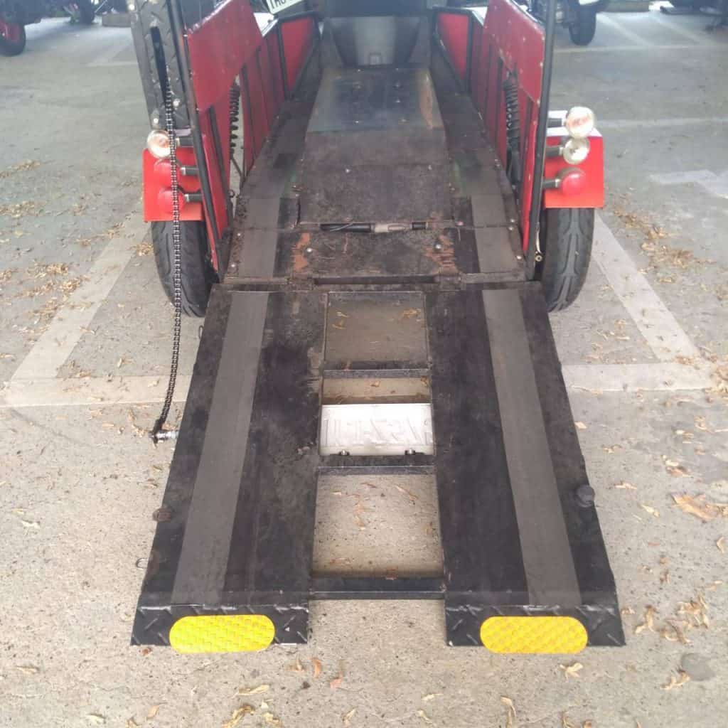 Read more about the article 斜坡板三輪機車改裝鋁合金輪椅梯