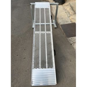 折疊軌道式登車板 SC230